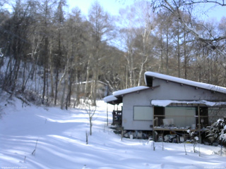 長野県菅平高原 ゆたか山荘 西側(坂上) 2026/01/16 13:00