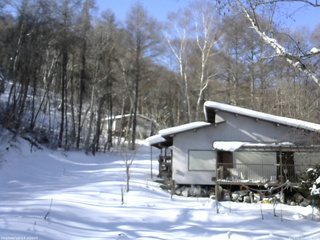 長野県菅平高原 ゆたか山荘 西側(坂上) 2026/01/17 11:00