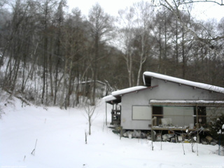 長野県菅平高原 ゆたか山荘 西側(坂上) 2026/01/18 13:00