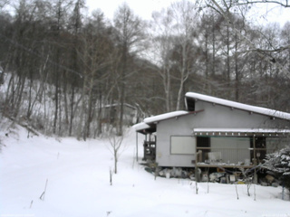 長野県菅平高原 ゆたか山荘 西側(坂上) 2026/01/20 12:15