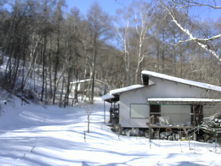 長野県菅平高原 ゆたか山荘 西側(坂上) 2026/01/21 11:30