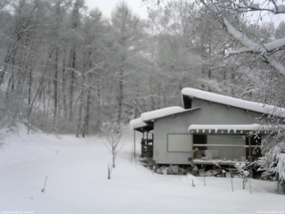 長野県菅平高原 ゆたか山荘 西側(坂上) 2026/01/22 08:00