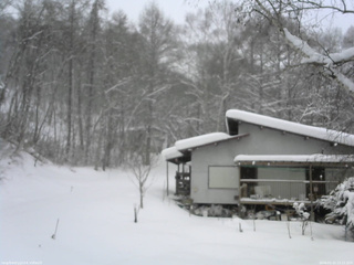 長野県菅平高原 ゆたか山荘 西側(坂上) 2026/01/22 12:15