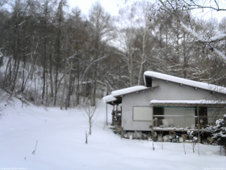 長野県菅平高原 ゆたか山荘 西側(坂上) 2026/01/24 08:15