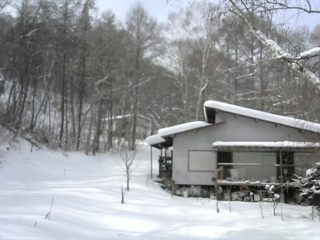 長野県菅平高原 ゆたか山荘 西側(坂上) 2026/01/24 11:30