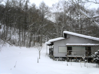 長野県菅平高原 ゆたか山荘 西側(坂上) 2026/01/24 12:30