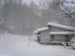 長野県菅平高原 ゆたか山荘 西側(坂上) 2026/01/25 08:00