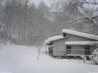 長野県菅平高原 ゆたか山荘 西側(坂上) 2026/01/25 08:45
