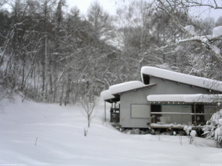 長野県菅平高原 ゆたか山荘 西側(坂上) 2026/01/25 12:30