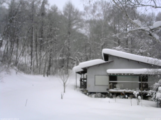 長野県菅平高原 ゆたか山荘 西側(坂上) 2026/01/26 08:00