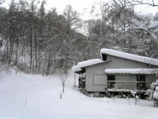 長野県菅平高原 ゆたか山荘 西側(坂上) 2026/01/26 12:30