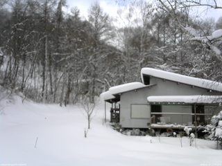 長野県菅平高原 ゆたか山荘 西側(坂上) 2026/01/26 12:45