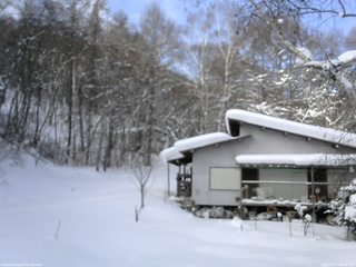 長野県菅平高原 ゆたか山荘 西側(坂上) 2026/01/27 08:45