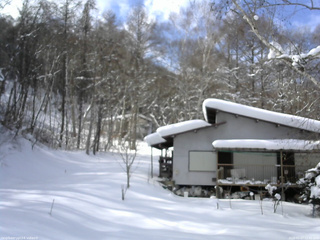 長野県菅平高原 ゆたか山荘 西側(坂上) 2026/01/27 12:45