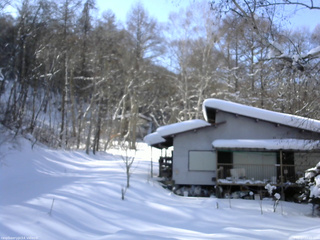 長野県菅平高原 ゆたか山荘 西側(坂上) 2026/01/27 13:30