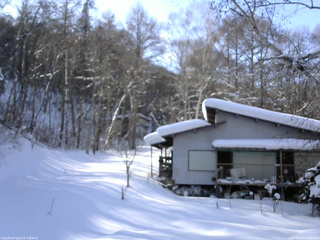 長野県菅平高原 ゆたか山荘 西側(坂上) 2026/01/27 14:00