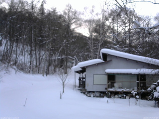 長野県菅平高原 ゆたか山荘 西側(坂上) 2026/01/27 17:00