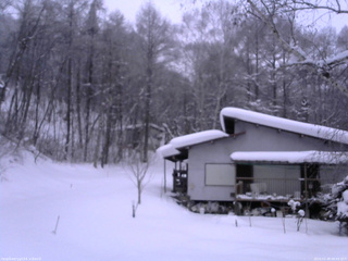 長野県菅平高原 ゆたか山荘 西側(坂上) 2026/01/28 06:45