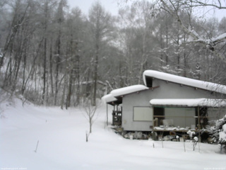 長野県菅平高原 ゆたか山荘 西側(坂上) 2026/01/28 08:30