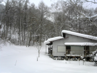 長野県菅平高原 ゆたか山荘 西側(坂上) 2026/01/28 11:15