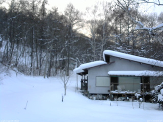 長野県菅平高原 ゆたか山荘 西側(坂上) 2026/01/28 16:45