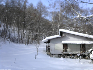 長野県菅平高原 ゆたか山荘 西側(坂上) 2026/02/01 10:00