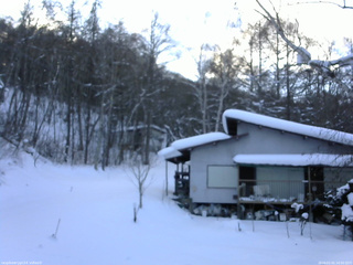 長野県菅平高原 ゆたか山荘 西側(坂上) 2026/02/01 16:00