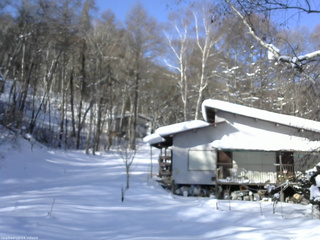 長野県菅平高原 ゆたか山荘 西側(坂上) 2026/02/02 09:45