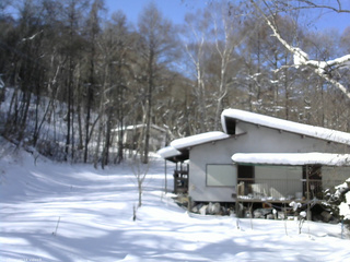 長野県菅平高原 ゆたか山荘 西側(坂上) 2026/02/02 11:15