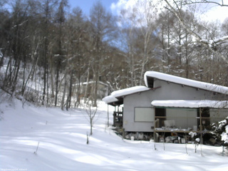 長野県菅平高原 ゆたか山荘 西側(坂上) 2026/02/02 12:45