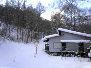 長野県菅平高原 ゆたか山荘 西側(坂上) 2026/02/02 14:00