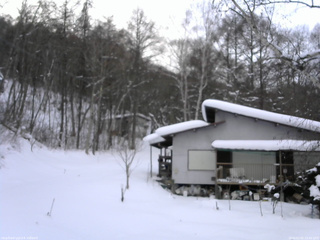 長野県菅平高原 ゆたか山荘 西側(坂上) 2026/02/02 15:45