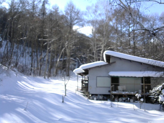 長野県菅平高原 ゆたか山荘 西側(坂上) 2026/02/03 14:15