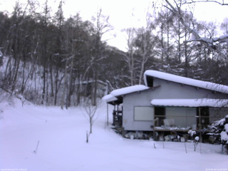 長野県菅平高原 ゆたか山荘 西側(坂上) 2026/02/03 16:00