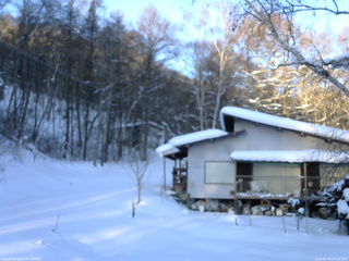 長野県菅平高原 ゆたか山荘 西側(坂上) 2026/02/04 07:15