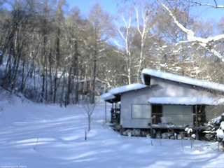 長野県菅平高原 ゆたか山荘 西側(坂上) 2026/02/04 08:45