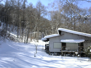 長野県菅平高原 ゆたか山荘 西側(坂上) 2026/02/04 13:15