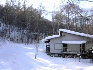長野県菅平高原 ゆたか山荘 西側(坂上) 2026/02/04 14:45