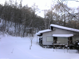 長野県菅平高原 ゆたか山荘 西側(坂上) 2026/02/04 15:00