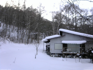 長野県菅平高原 ゆたか山荘 西側(坂上) 2026/02/04 16:15