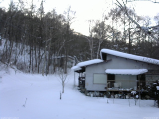 長野県菅平高原 ゆたか山荘 西側(坂上) 2026/02/04 16:45