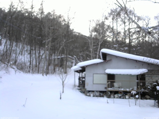 長野県菅平高原 ゆたか山荘 西側(坂上) 2026/02/04 17:00
