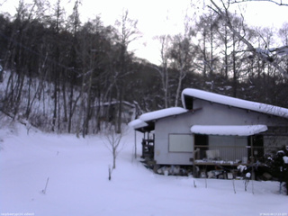 長野県菅平高原 ゆたか山荘 西側(坂上) 2026/02/04 17:15