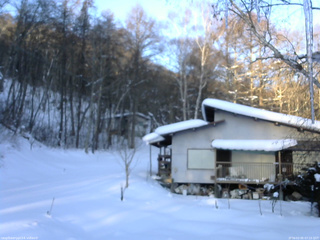 長野県菅平高原 ゆたか山荘 西側(坂上) 2026/02/05 07:15