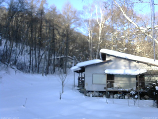 長野県菅平高原 ゆたか山荘 西側(坂上) 2026/02/05 07:45