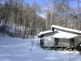 長野県菅平高原 ゆたか山荘 西側(坂上) 2026/02/05 09:15