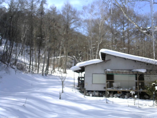 長野県菅平高原 ゆたか山荘 西側(坂上) 2026/02/05 13:00