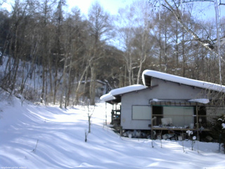 長野県菅平高原 ゆたか山荘 西側(坂上) 2026/02/05 14:00
