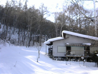 長野県菅平高原 ゆたか山荘 西側(坂上) 2026/02/05 14:45