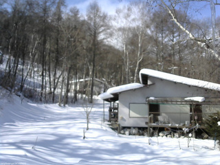 長野県菅平高原 ゆたか山荘 西側(坂上) 2026/02/06 11:00